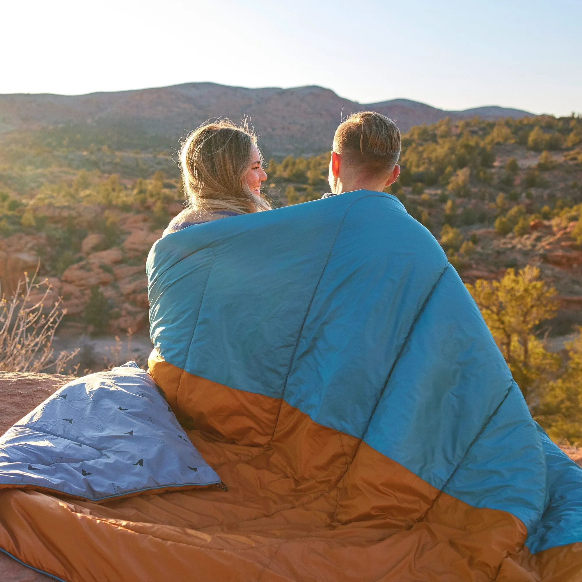 Acadia Mammoth Two-Person Outdoor Camp Blanket