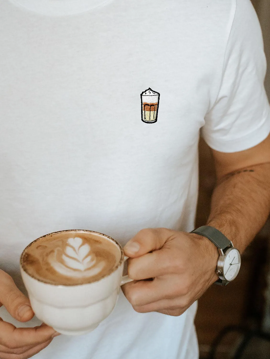 Latte Macchiato | Besticktes Organic Bio Baumwoll Unisex T-Shirt