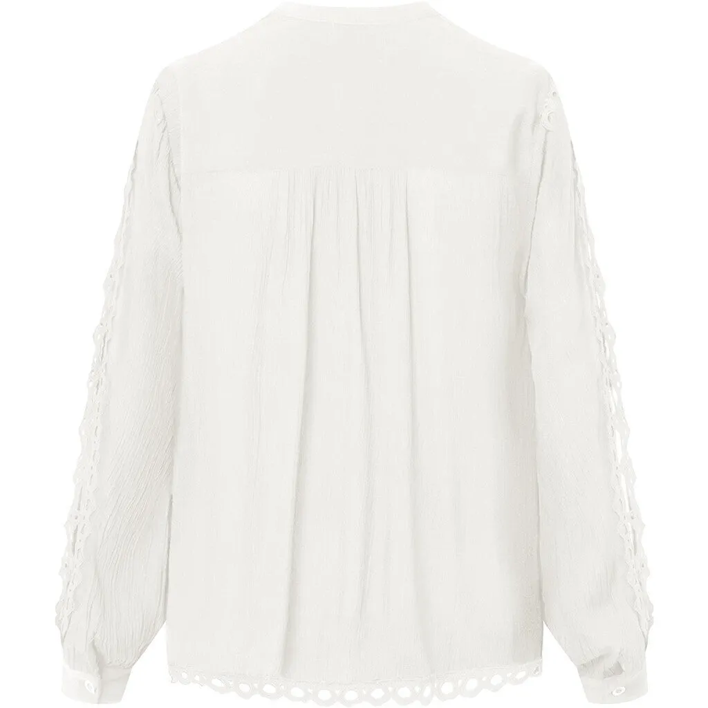 Lea blouse with feminine details / 100068 - Off White