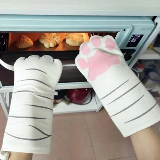 Pawsome Oven Mitt