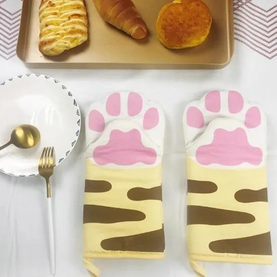 Pawsome Oven Mitt