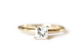 Suri Moissanite Ring 6mm