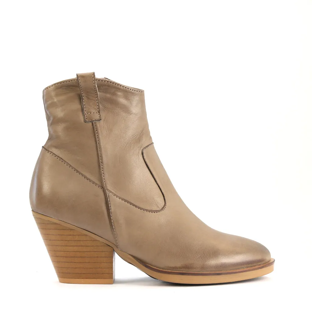 Vander Leather Ankle Boots